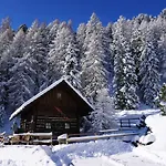 Bergheim Schmidt Ski-in Ski-out Almhuetten Im Wald Apartmán *