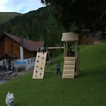 Apartmán Bergheim Schmidt Ski-in Ski-out Almhuetten Im Wald