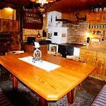 Bergheim Schmidt Ski-in Ski-out Almhuetten Im Wald