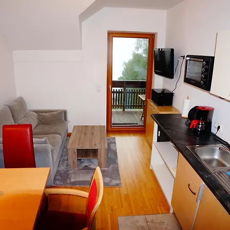 Bergheim Schmidt Ski-In Ski-Out Appartements Almhuetten Im Wald *