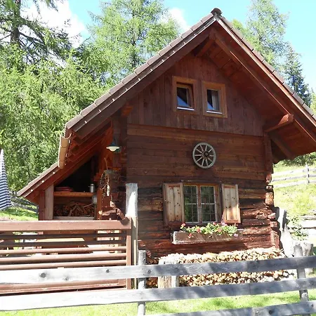 아파트 Bergheim Schmidt Ski-in Ski-out Almhuetten Im Wald *