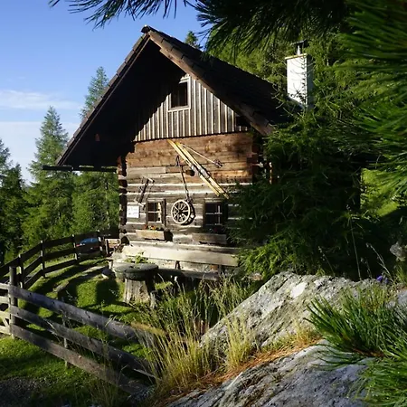 Apartment Bergheim Schmidt: Alpine Forest Huts On The Slopes