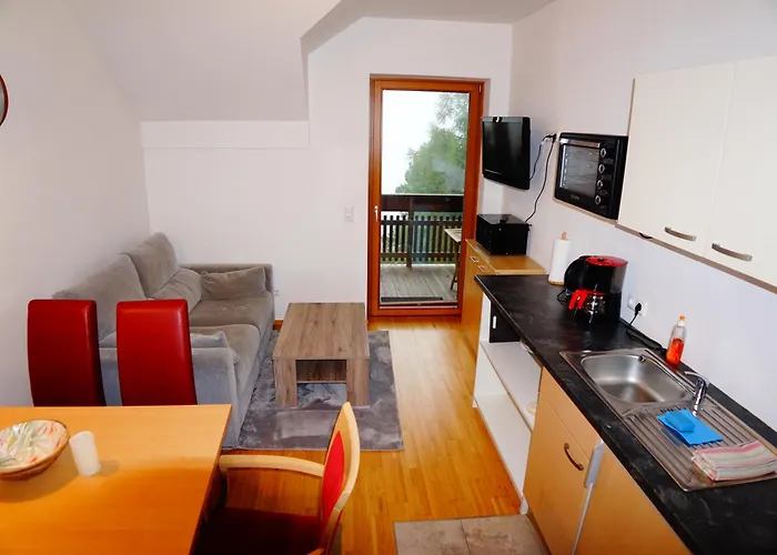 Bergheim Schmidt Ski-in Ski-out Almhuetten Im Wald *