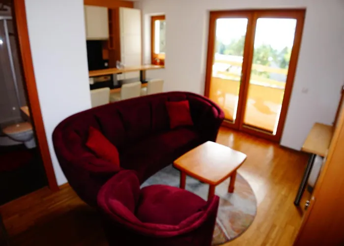 Bergheim Schmidt Ski-in Ski-out Almhuetten Im Wald