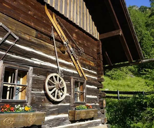 Bergheim Schmidt Ski-in Ski-out Almhuetten Im Wald *