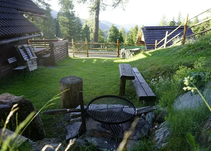 Bergheim Schmidt Ski-in Ski-out Almhuetten Im Wald